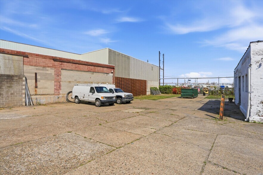 More Photos Of 4821 Garden St, Philadelphia Industrial For Sale