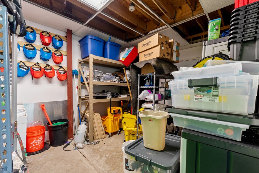 More Photos Of 591 Merritts Creek Rd, Huntington Sports And Entertainment For Sale
