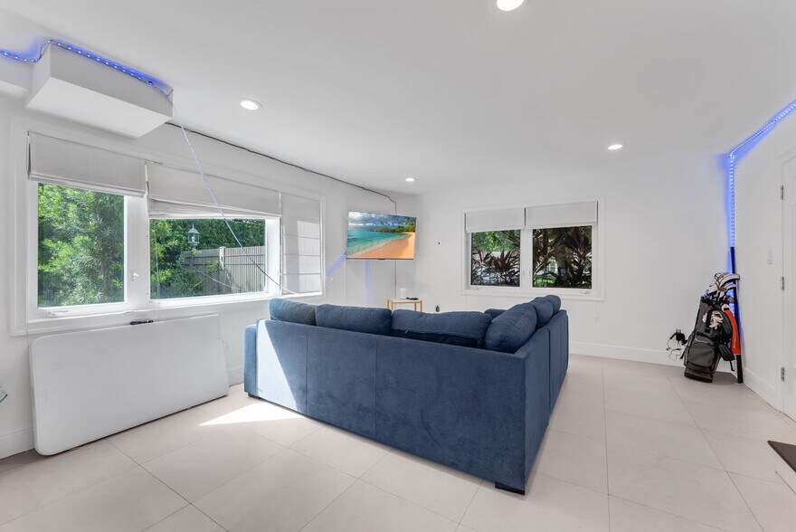 More Photos Of 4801 University Dr, Coral Gables Apartments For Sale