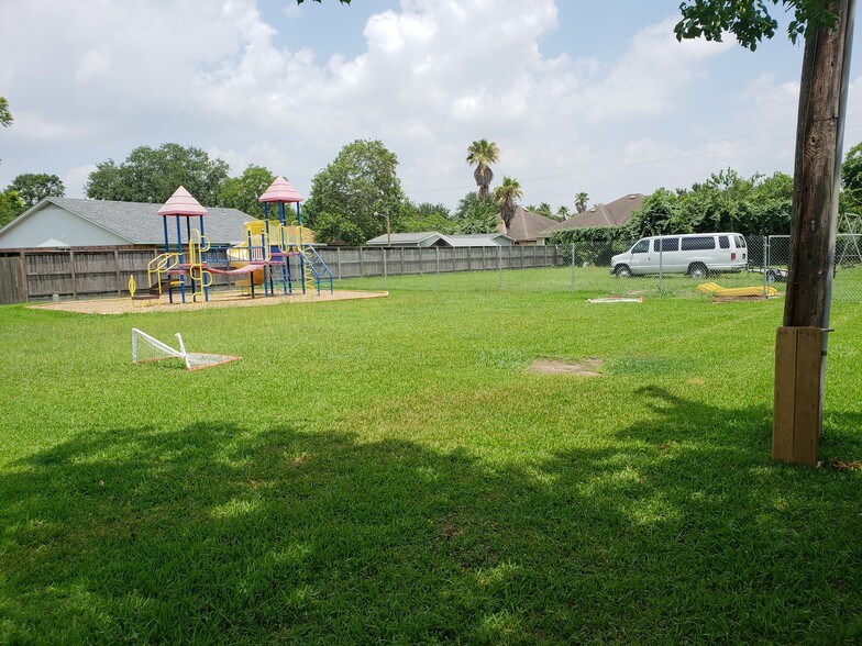 More Photos Of 1803 Kenwick Pl, Pasadena Daycare Center For Sale