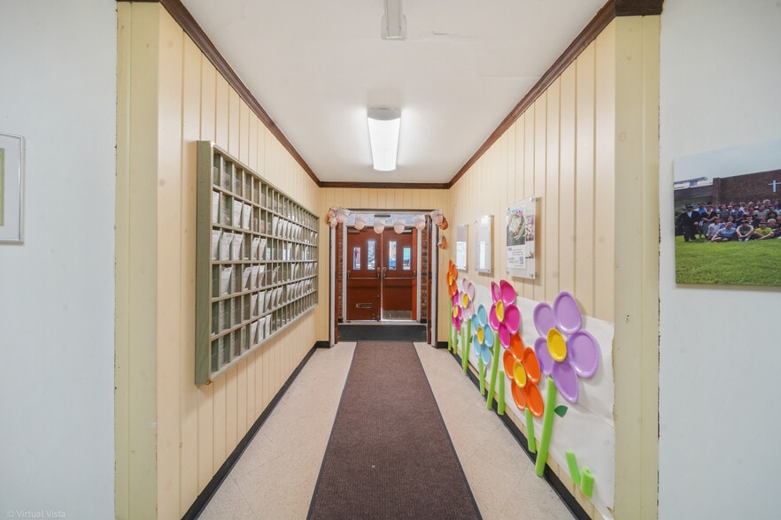 More Photos Of 800 Beau Drive, Des Plaines Religious Facility For Sale