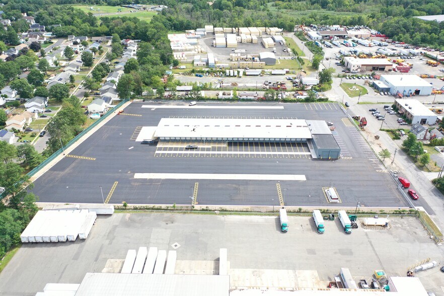 More Photos Of 445 Hollywood Ave, South Plainfield Truck Terminal For Lease