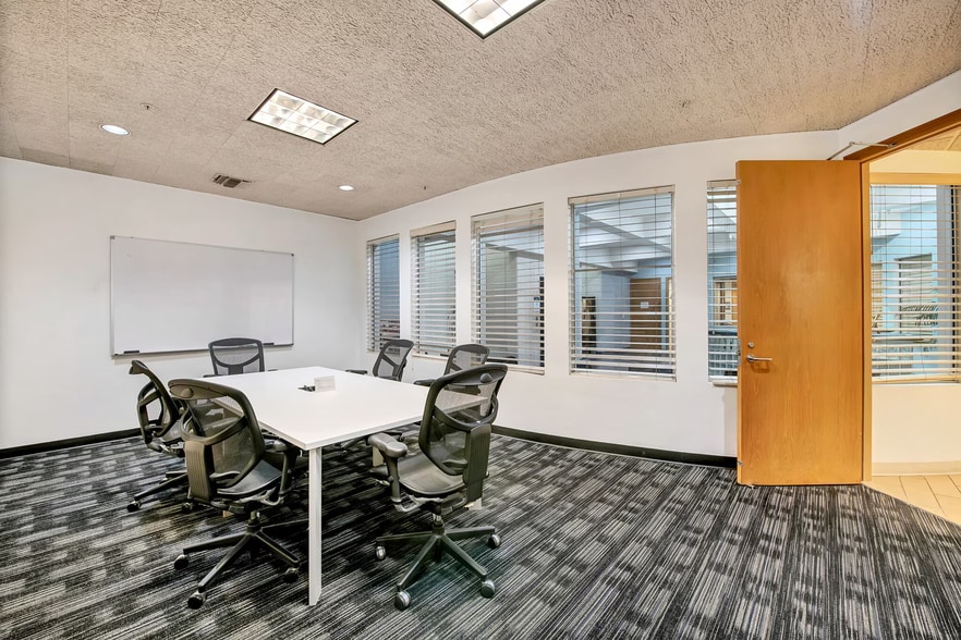 More Photos Of 201 Wilshire Blvd, Santa Monica Loft Creative Space For Lease