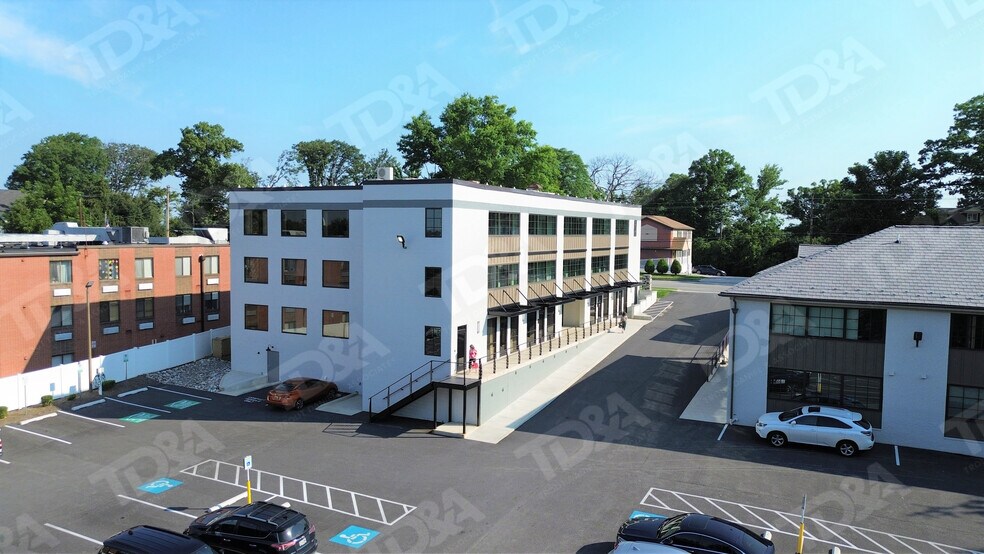 More Photos Of 515 E Joppa Rd, Towson Unknown For Lease