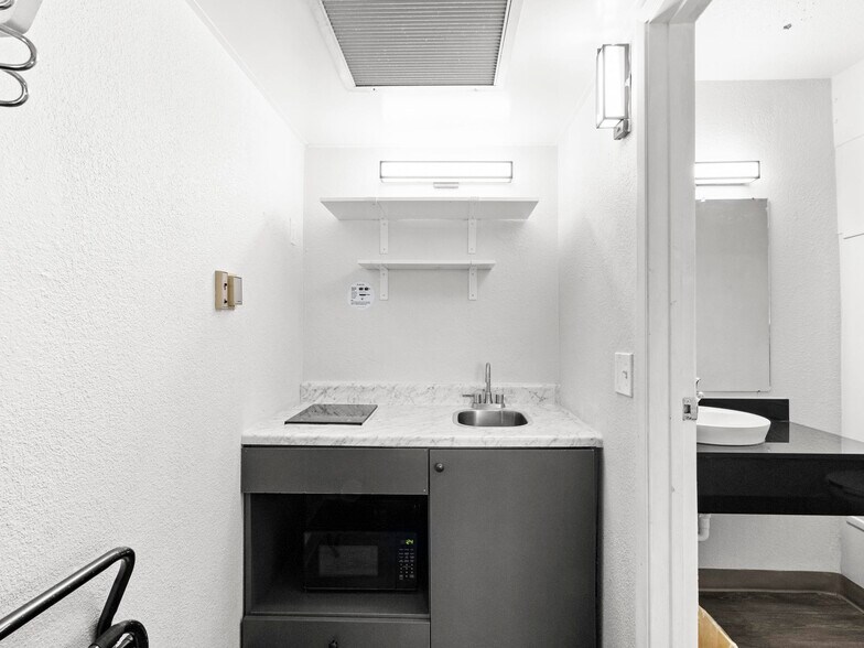 More Photos Of 1150 Wilkins Cir, Casper Hotel For Sale