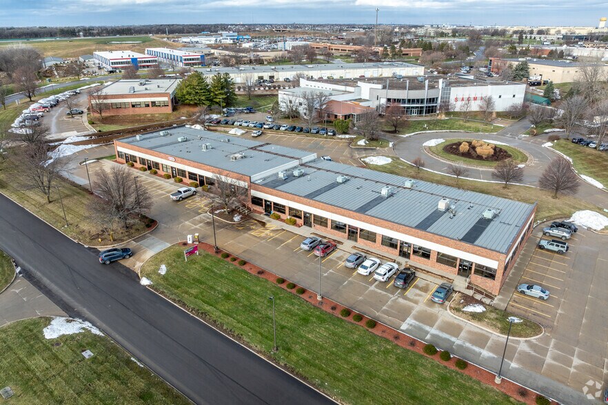 More Photos Of 10607-10647 Justin Dr, Urbandale Flex For Lease