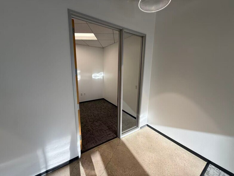 More Photos Of 4590 MacArthur Blvd, Newport Beach Office For Lease
