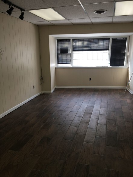 More Photos Of 101 E Main St, Purcellville Office For Lease