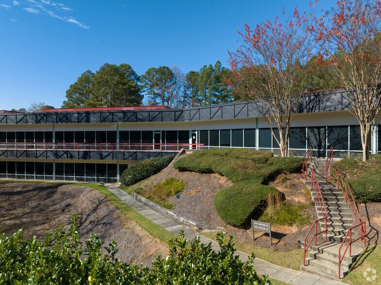 More Photos Of 303 Research Dr, Peachtree Corners Research And Development For Lease