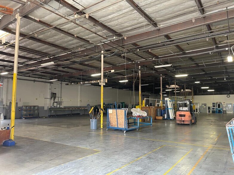 More Photos Of 7022-7032 Alondra Blvd, Paramount Warehouse For Lease