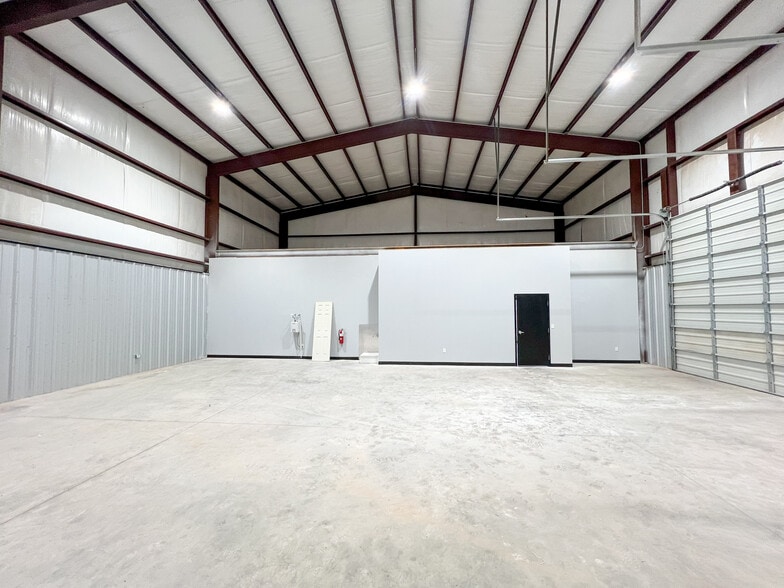 More Photos Of 1208 S Midland Dr, Midland Unknown For Lease