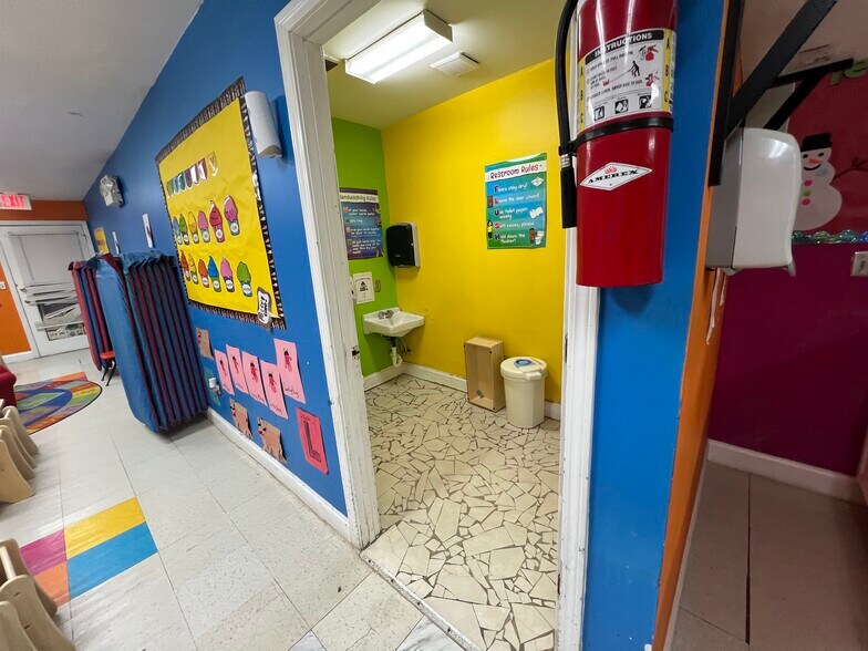 More Photos Of 3900 Bakers Ferry Rd SW, Atlanta Daycare Center For Sale