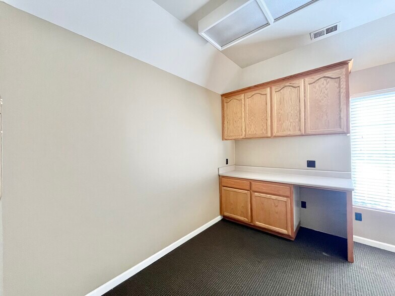 More Photos Of 8035 Madison Ave, Citrus Heights Medical For Sale