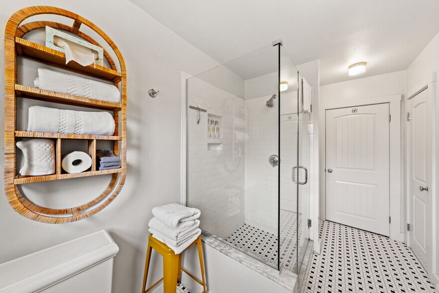 More Photos Of 741 Ocean Blvd, Rye Hotel For Sale