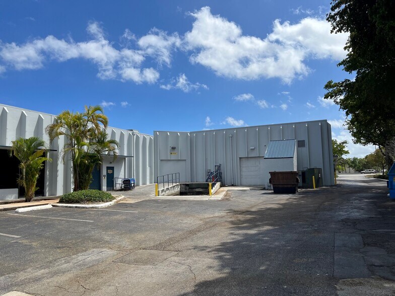 More Photos Of 2099-2101 W Atlantic Blvd, Pompano Beach Unknown For Lease