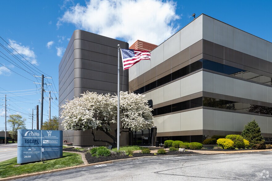 More Photos Of 2600-2650 S Hanley Rd, Brentwood Warehouse For Lease