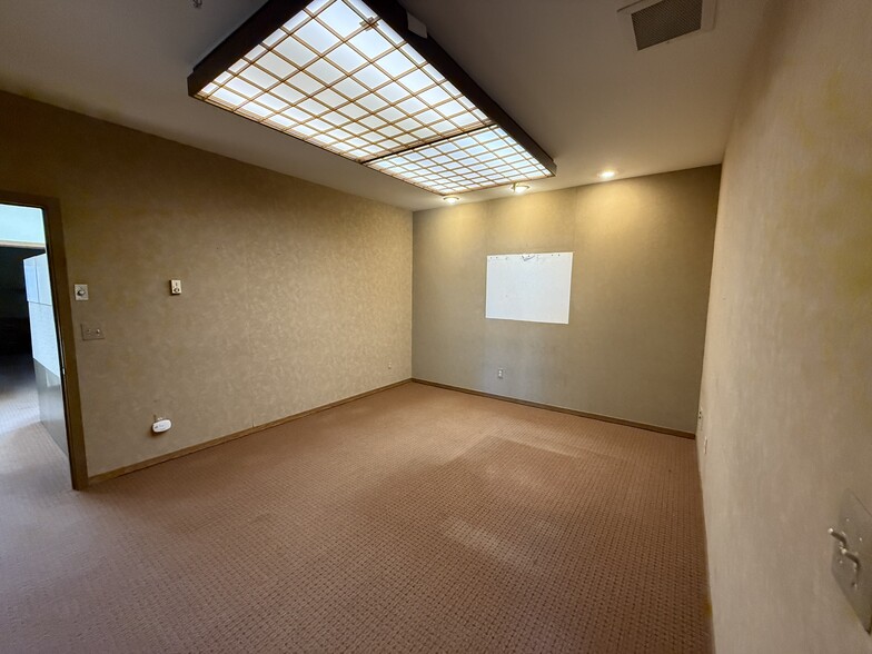 More Photos Of 933 Pine Grove Ave, Port Huron Medical For Sale