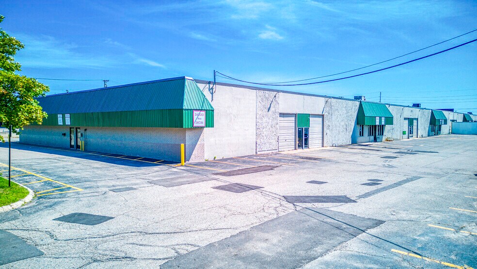 More Photos Of 24000-24036 Haggerty Rd, Farmington Hills Warehouse For Lease