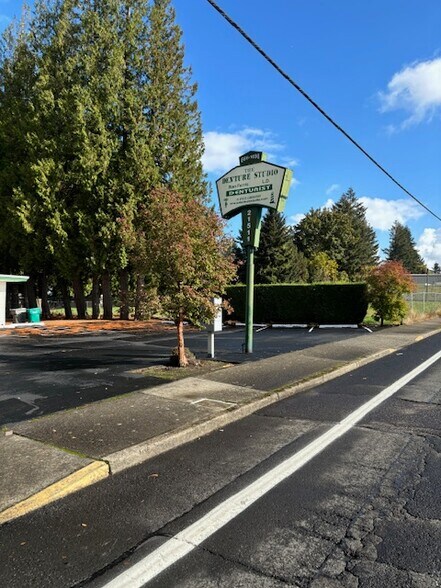 More Photos Of 21511 SE Stark St, Gresham Medical For Sale