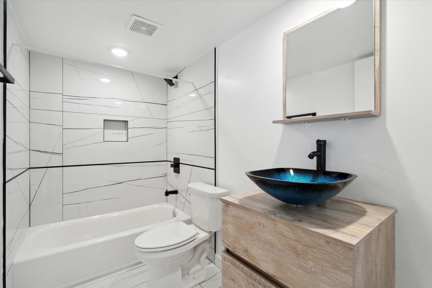 More Photos Of 1951 Point Breeze Ave, Philadelphia Apartments For Sale