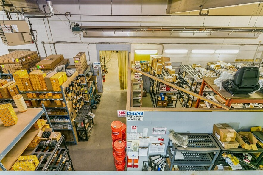 More Photos Of 7912 Yellowhead Trl NW, Edmonton Service For Lease