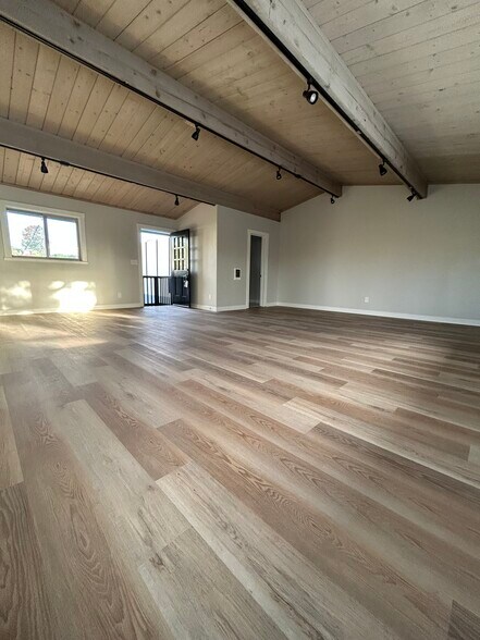 Primary Photo Of 5666-5668 La Jolla Blvd, La Jolla Storefront Retail Office For Lease