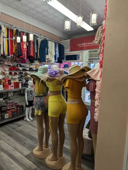 More Photos Of 1 Park St, Attleboro Storefront Retail Office For Lease