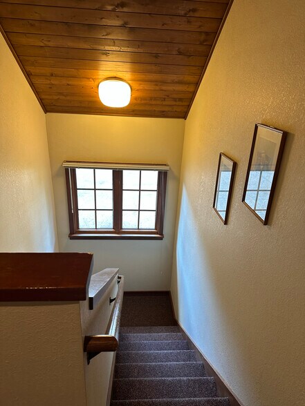 More Photos Of 939 Elm St SW, Albany Office For Sale