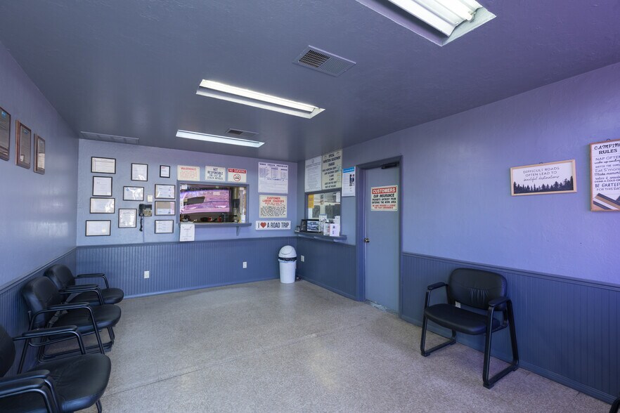 More Photos Of 609 N 7th St, Williams Auto Repair For Sale