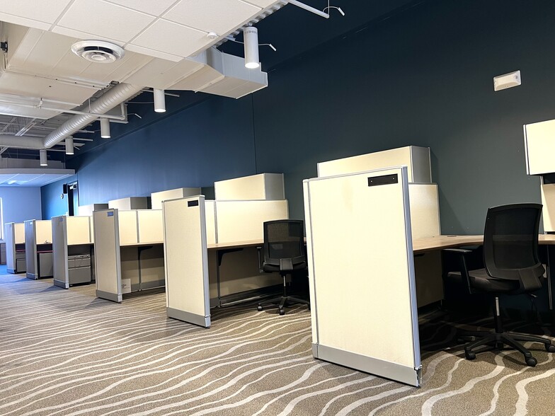 More Photos Of 12345 Portland Ave, Burnsville Flex For Lease