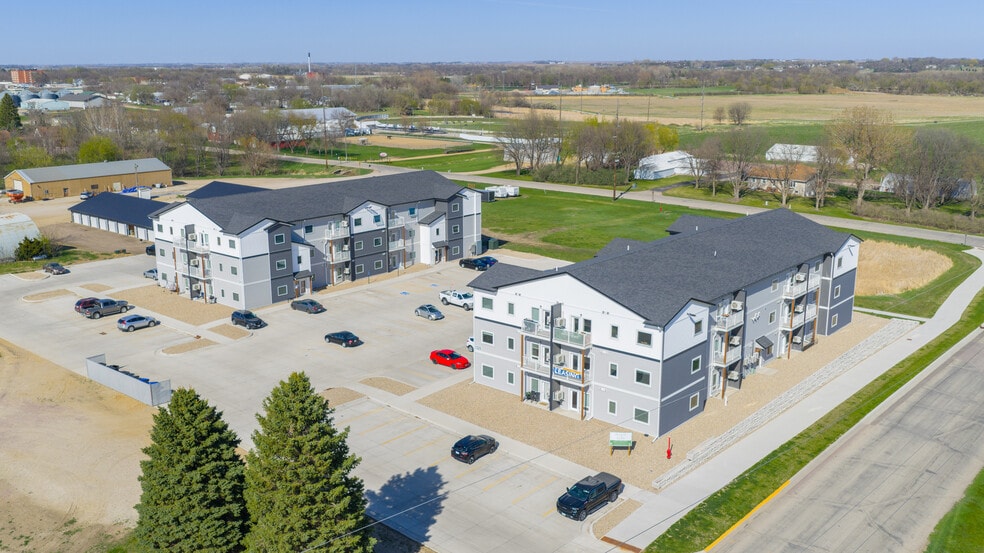 More Photos Of 120 & 124 W Hatting St, Luverne Apartments For Sale