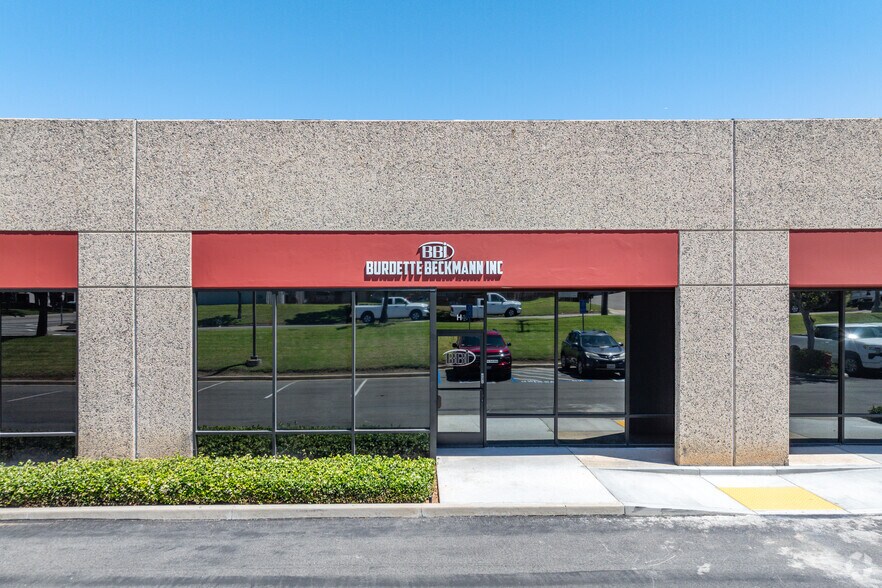 More Photos Of 119 N Maple St, Corona Unknown For Lease