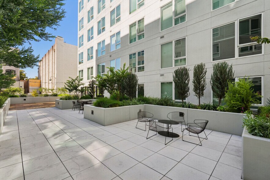 More Photos Of 1010 11th St, Sacramento Apartments For Lease