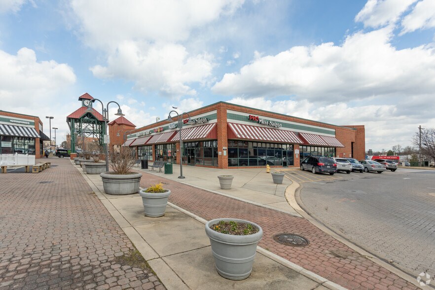 More Photos Of 121 N Crain Hwy, Glen Burnie Supermarket For Lease