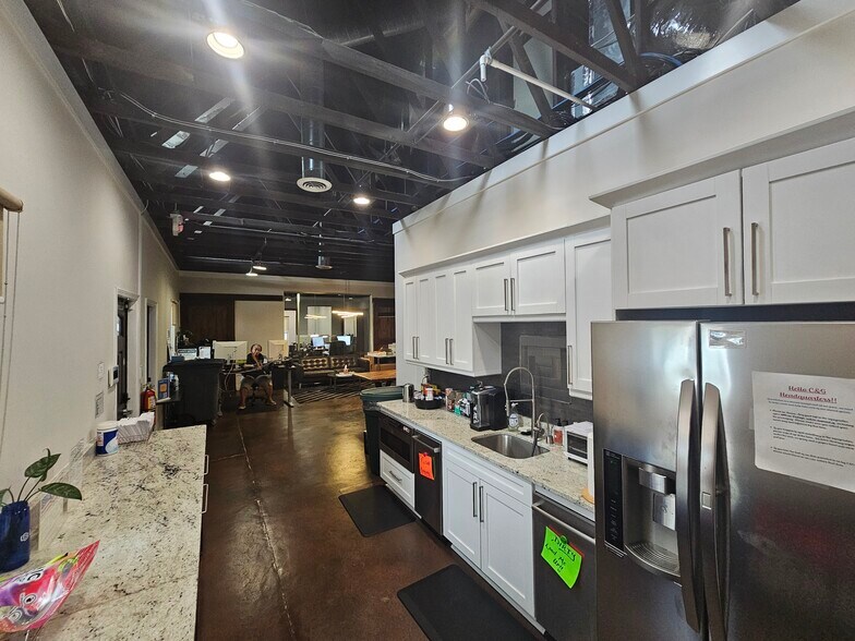 More Photos Of 936 Holcomb Bridge Rd, Roswell Office For Sale