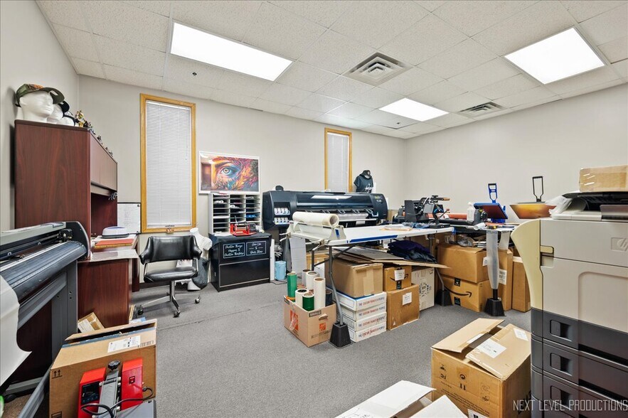 More Photos Of 850 W Bartlett Rd, Bartlett Medical For Sale