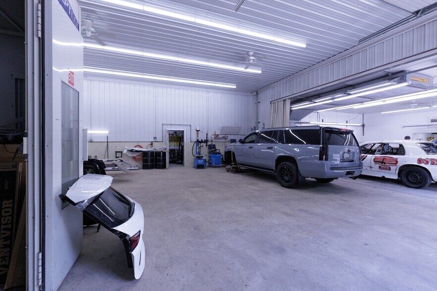 More Photos Of 1618 Homestead Duquesne Rd, West Mifflin Auto Repair For Sale