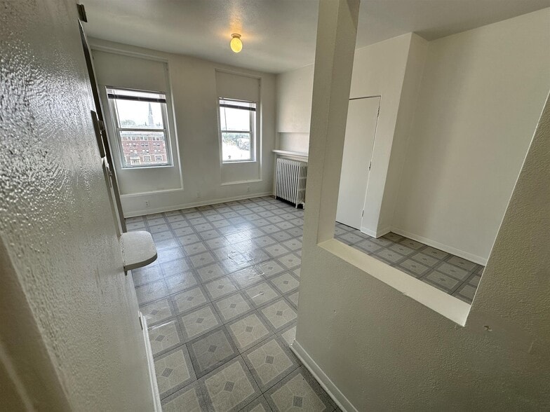 More Photos Of 24-26 S Galena Ave, Freeport Apartments For Sale
