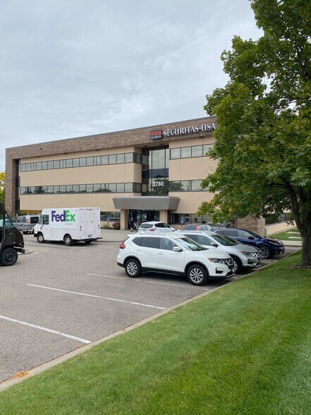 More Photos Of 2780 Snelling Ave N, Roseville Medical For Lease