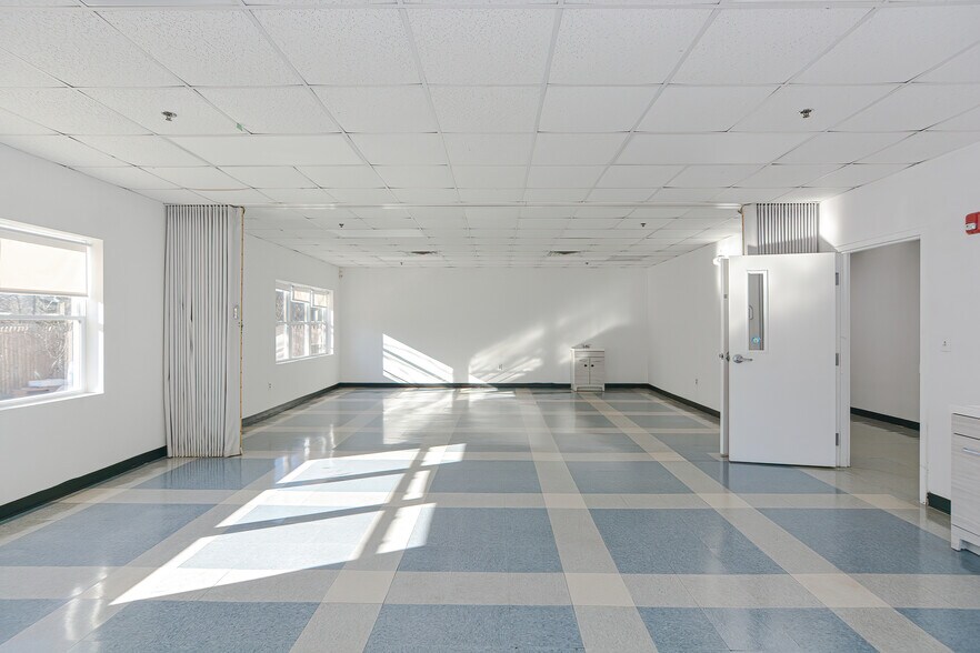 More Photos Of 162 N Main St, Sharon Schools For Lease