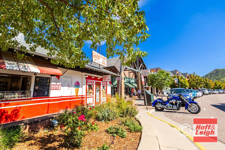 More Photos Of 924 Manitou Ave, Manitou Springs Bar For Sale