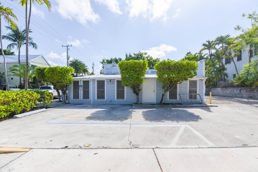 More Photos Of 701 Simonton St, Key West Office For Sale