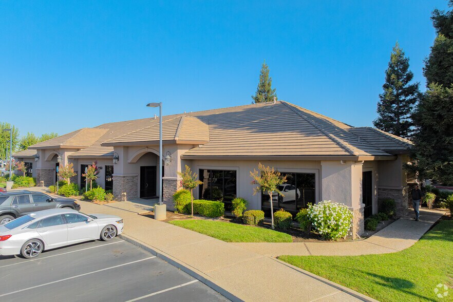 More Photos Of 950 Tharp Rd, Yuba City Office For Sale