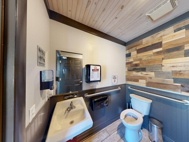 More Photos Of 6990 W Lake Rd, Fairview Restaurant For Sale