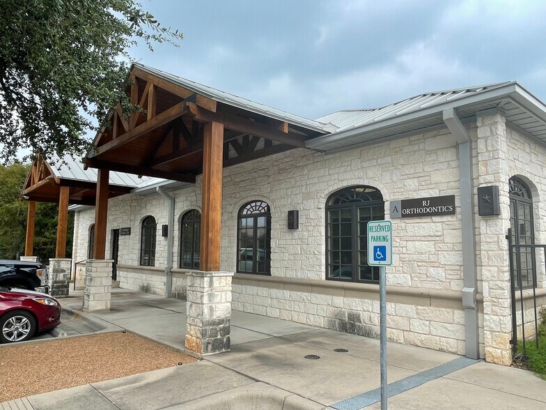 More Photos Of 6911 N FM 620, Austin Storefront Retail Office For Lease