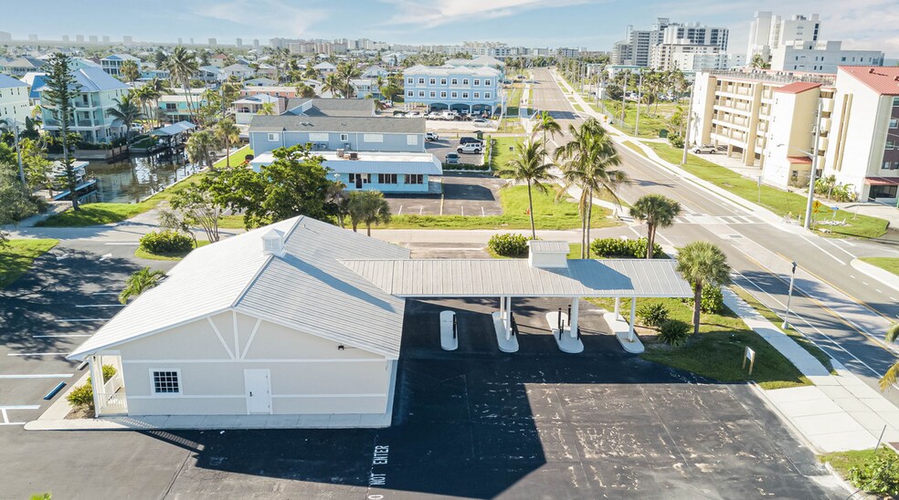 More Photos Of 6061 Estero Blvd, Fort Myers Bank For Sale