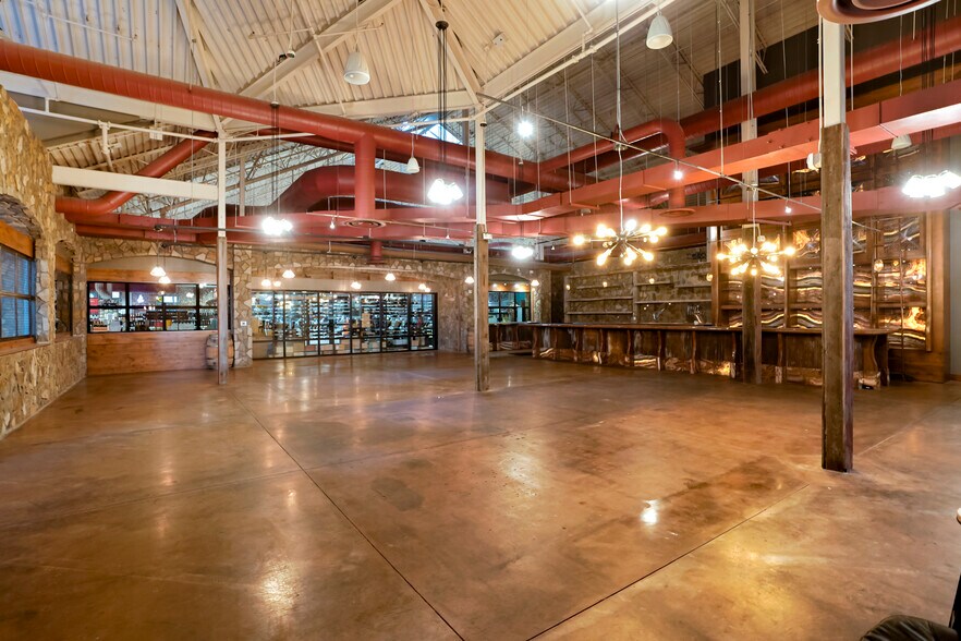 More Photos Of 5869 S Alkire St, Littleton Freestanding For Lease