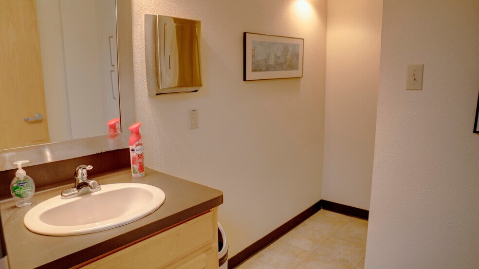 More Photos Of 5318 Bransford Rd, Colleyville Office For Sale