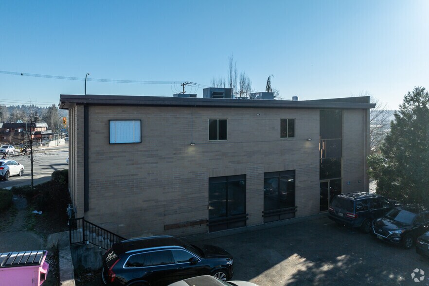 More Photos Of 204-218 Blue Mountain St, Coquitlam Office For Lease