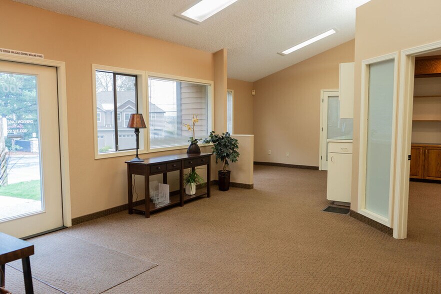More Photos Of 3689 SW Carman Dr, Lake Oswego Medical For Sale
